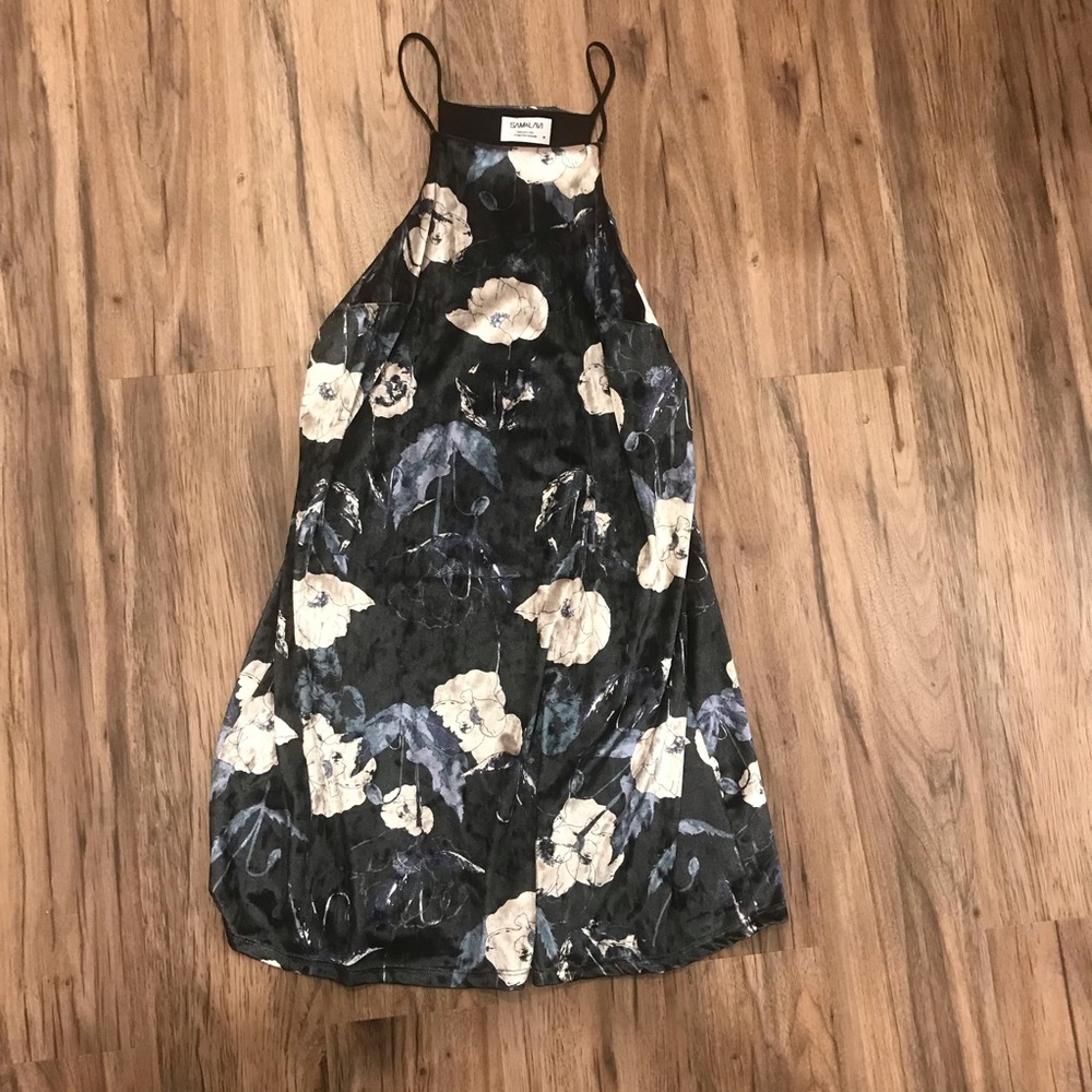 Sam & Lavi Velvet Dress - Picture 5 of 8